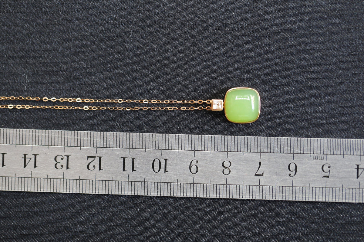 TABULA 015 · Willow Green — nephrite jade necklace, size reference