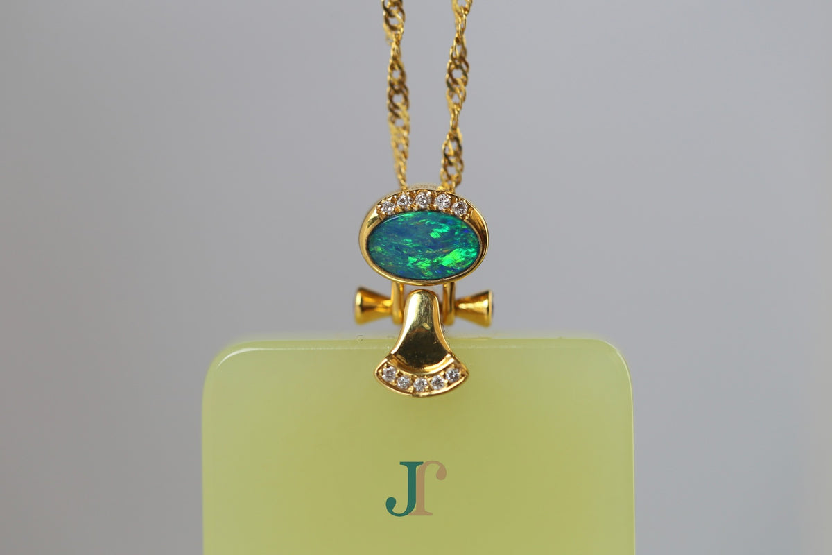 TABULA 017 · Golden Green — nephrite jade pendant, bail detail