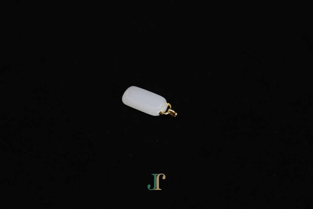 TABULA 018 · Suet White — nephrite jade pendant, bail detail