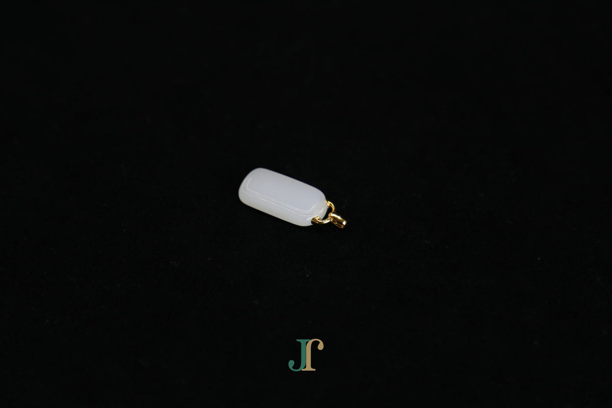 TABULA 018 · Suet White — nephrite jade pendant, bail detail