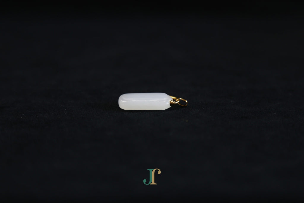 TABULA 018 · Suet White — nephrite jade pendant, side view