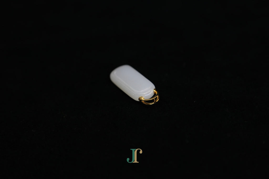 TABULA 019 · Suet White — nephrite jade pendant, bail detail